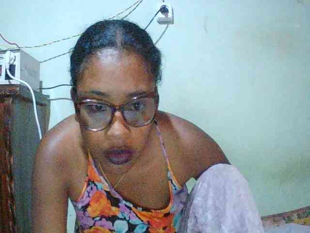TriciaBella webcam