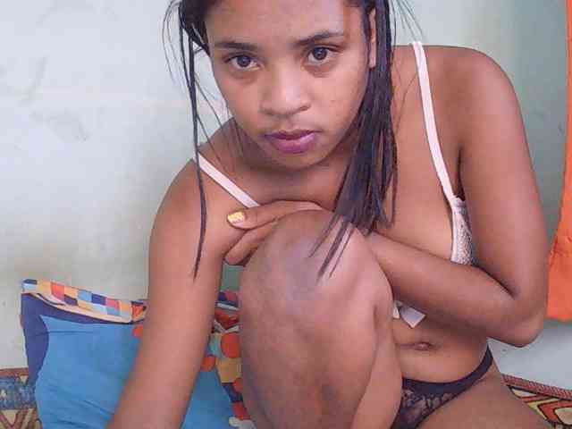 TriciaBella webcam