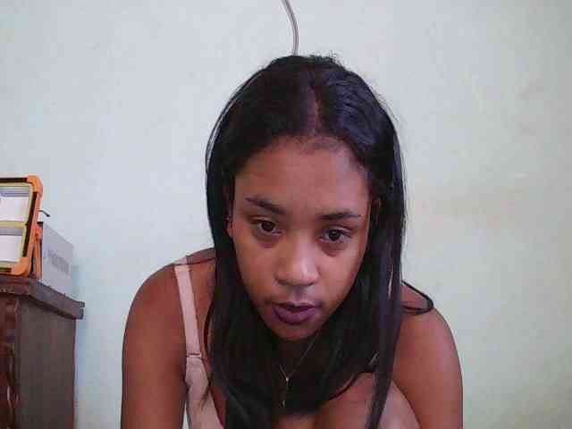 TriciaBella webcam