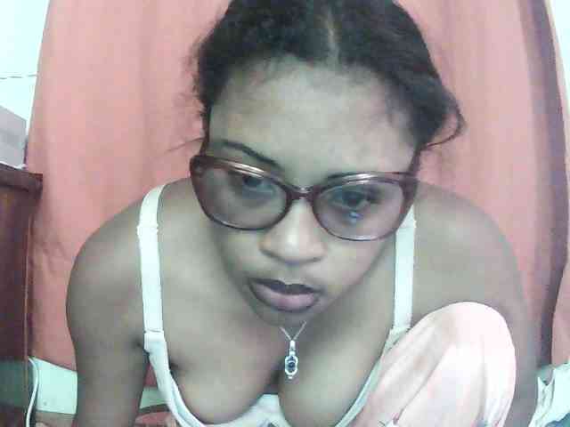 TriciaBella webcam