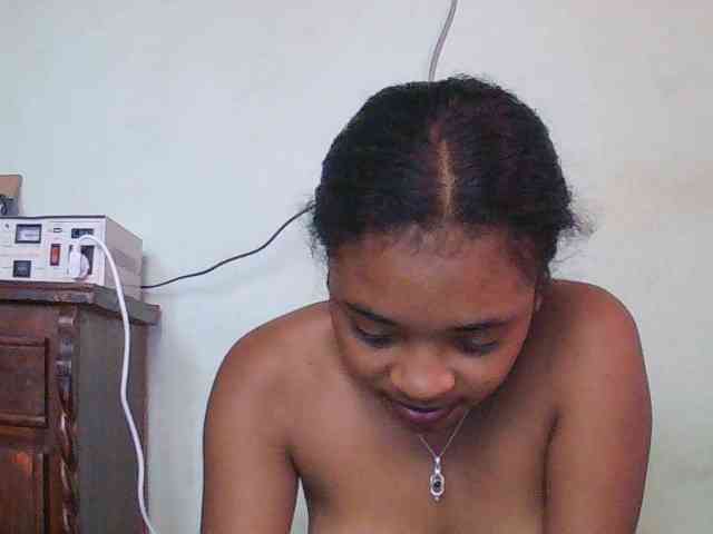 TriciaBella webcam