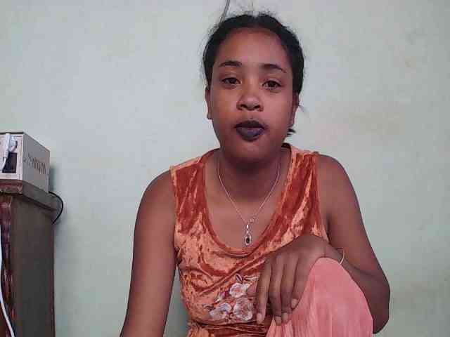 TriciaBella webcam