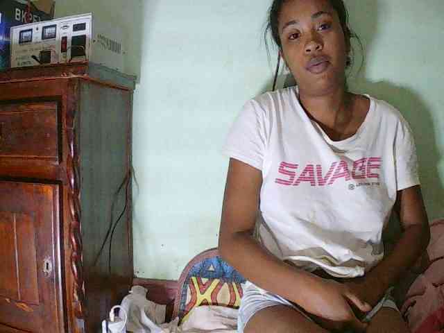 TriciaBella webcam