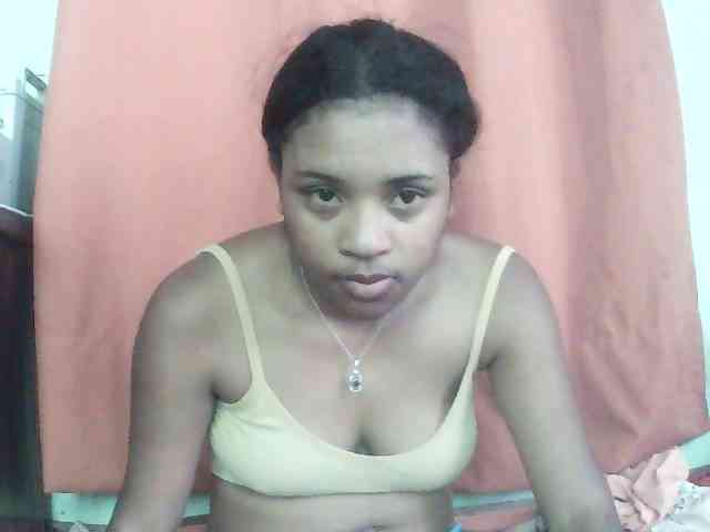 TriciaBella webcam