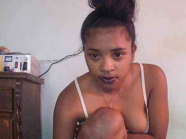 TriciaBella webcam