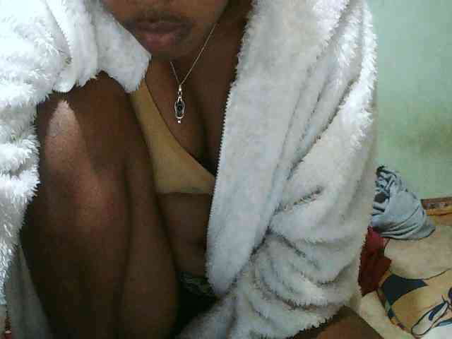 TriciaBella webcam