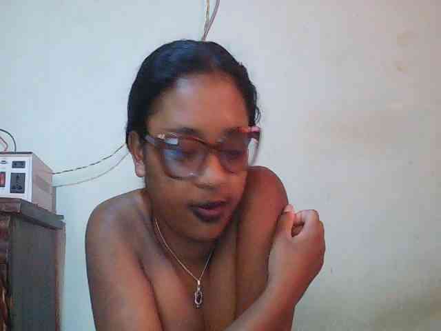 TriciaBella webcam