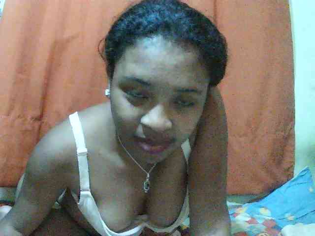 TriciaBella webcam