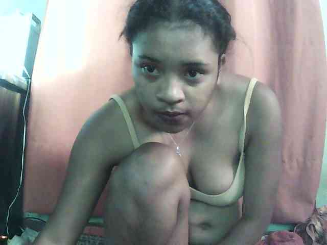 TriciaBella webcam