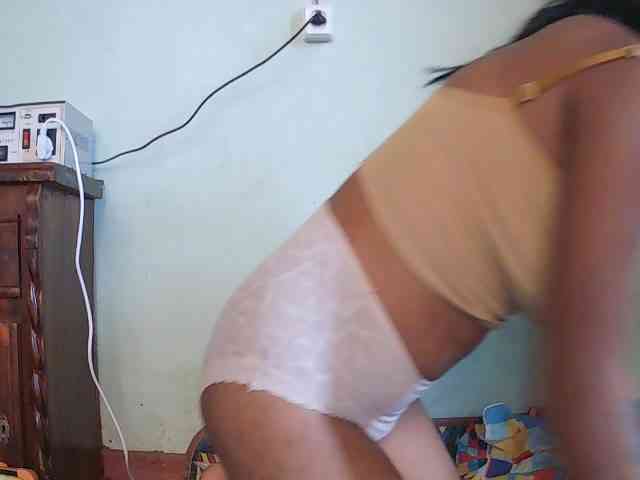 TriciaBella webcam