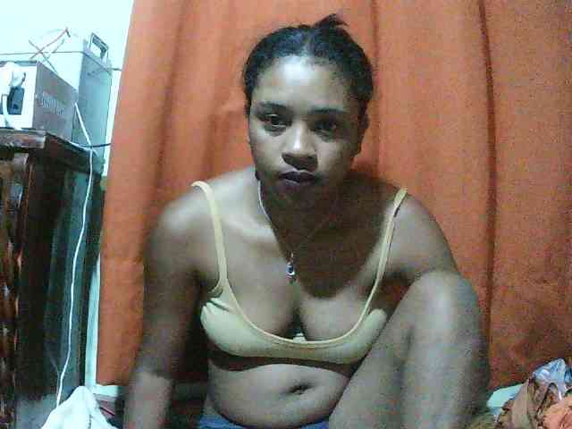 TriciaBella webcam