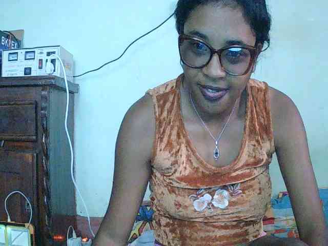 TriciaBella webcam