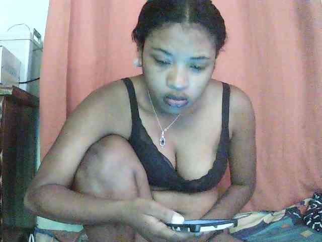 TriciaBella webcam