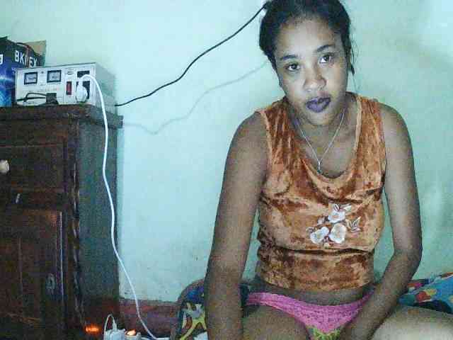 TriciaBella webcam