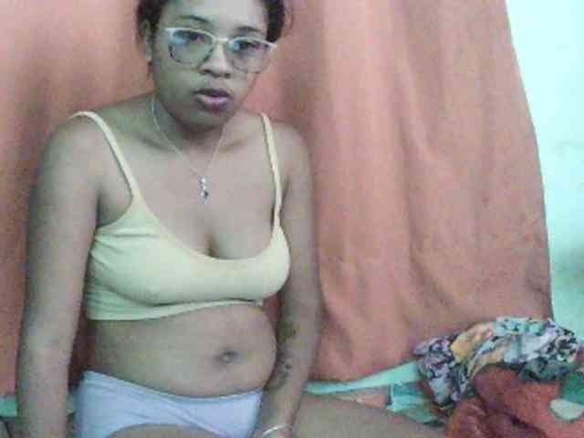 TriciaBella webcam