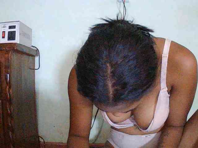 TriciaBella webcam