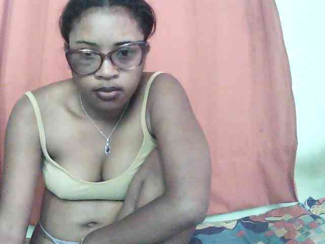 TriciaBella webcam