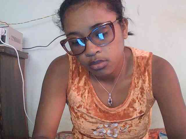 TriciaBella webcam