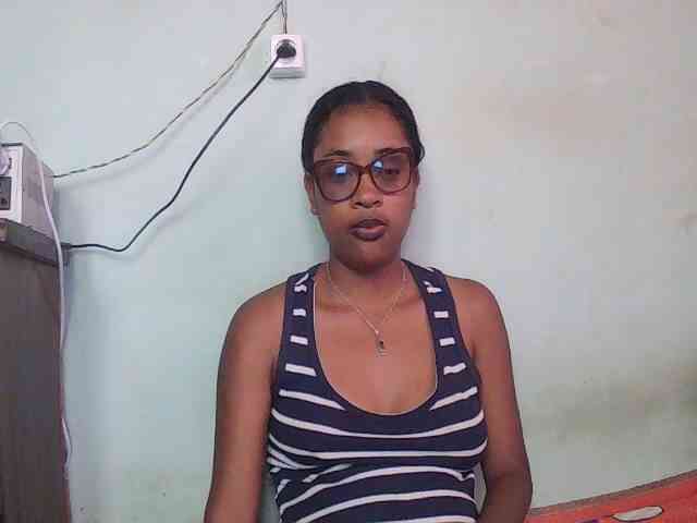 TriciaBella webcam