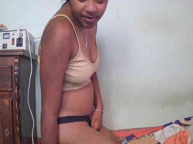 TriciaBella webcam