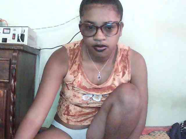 TriciaBella webcam