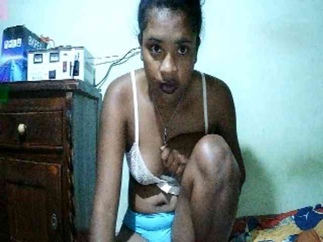 TriciaBella webcam