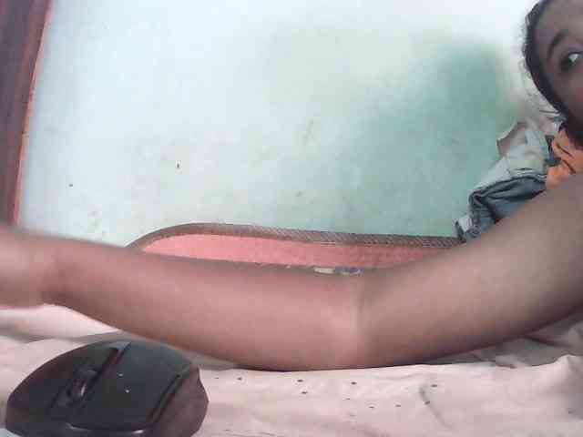 TriciaBella webcam