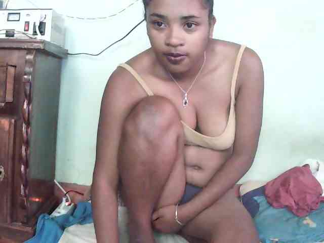 TriciaBella webcam