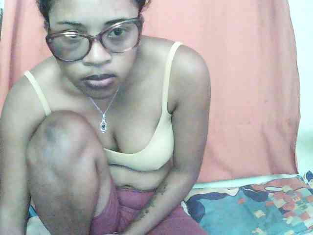 TriciaBella webcam
