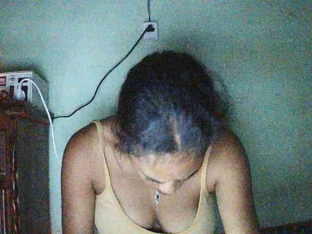 TriciaBella webcam