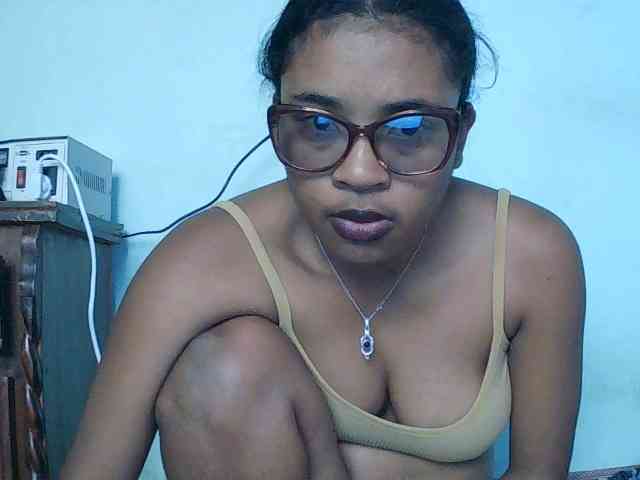 TriciaBella webcam