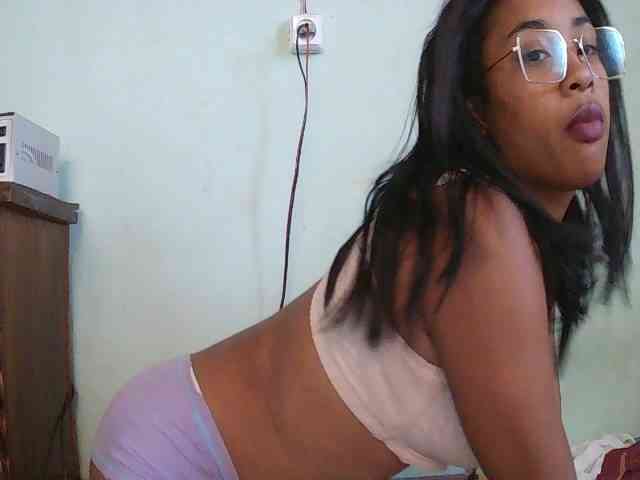 TriciaBella webcam