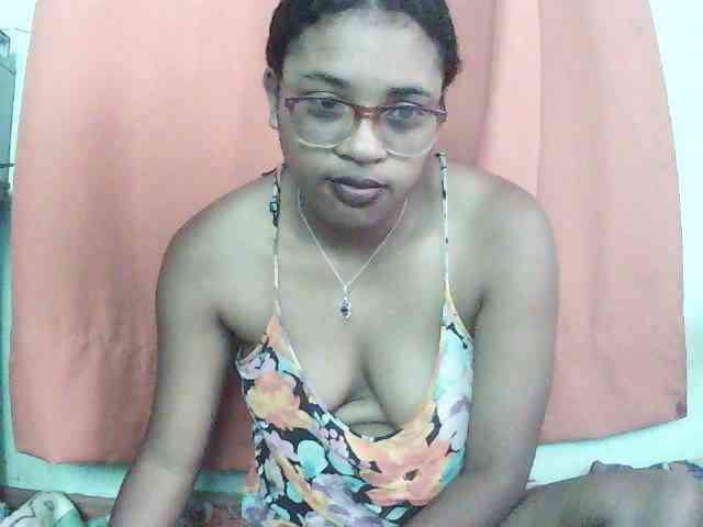 TriciaBella webcam