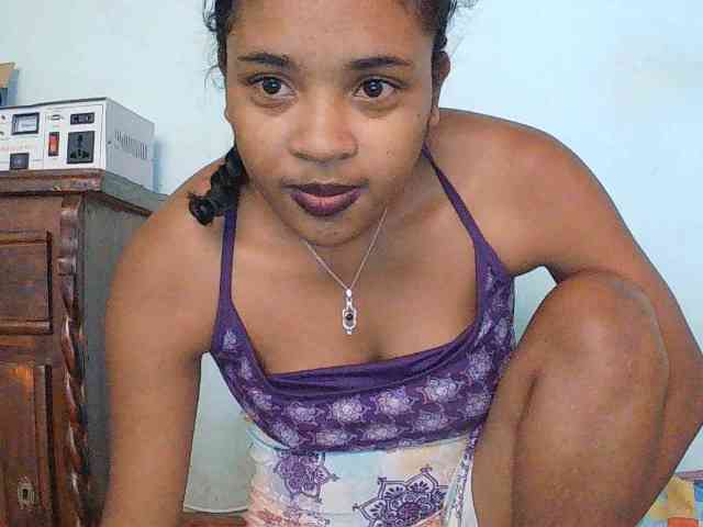TriciaBella webcam