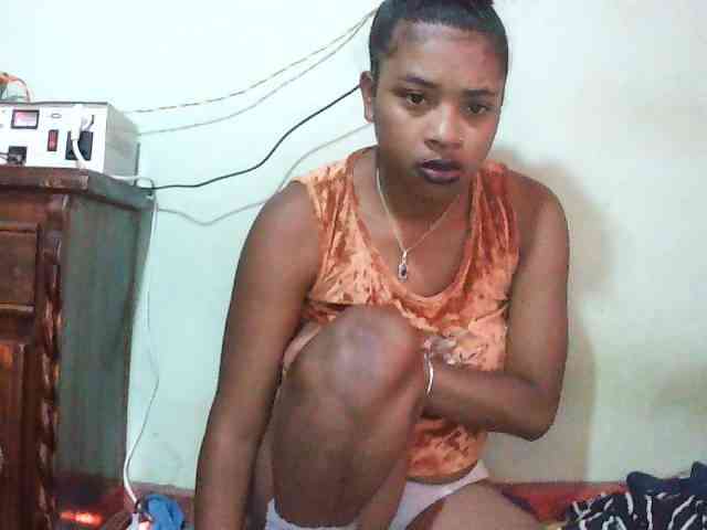 TriciaBella webcam