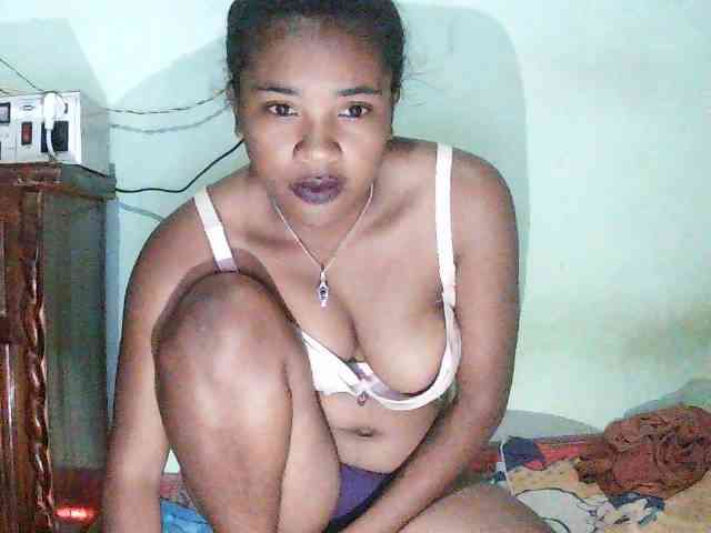 TriciaBella webcam