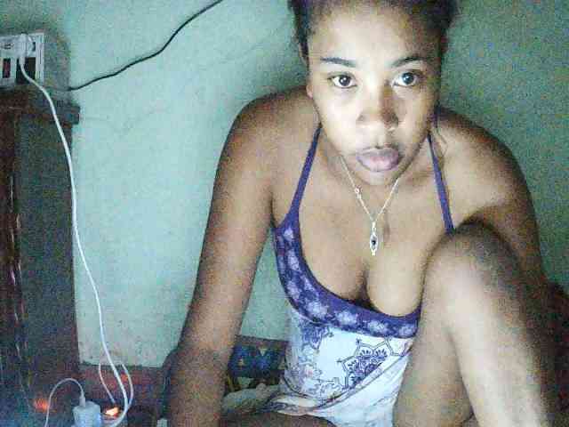 TriciaBella webcam