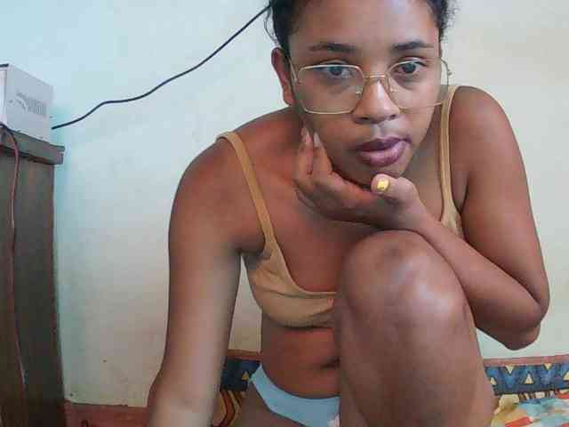 TriciaBella webcam