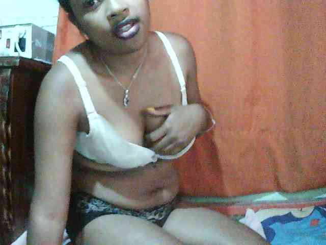TriciaBella webcam
