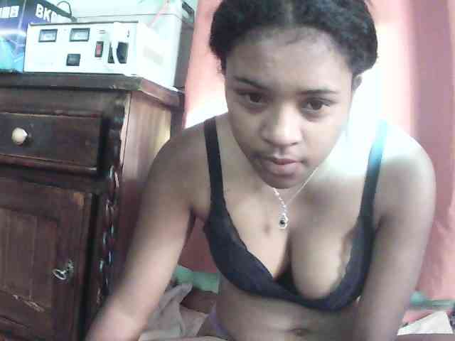 TriciaBella webcam