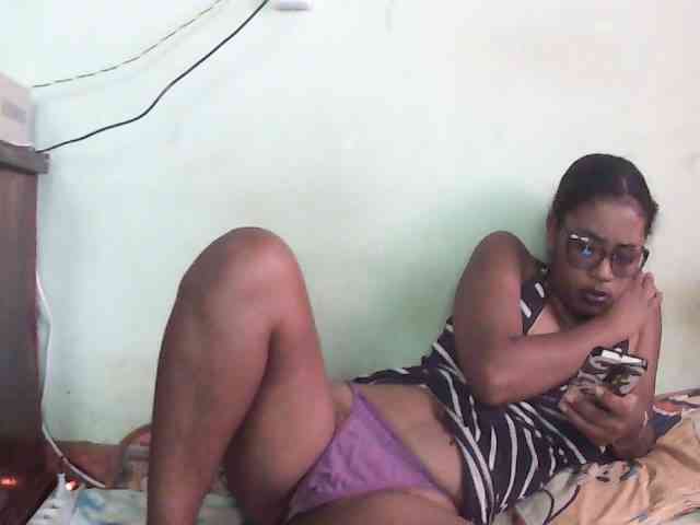 TriciaBella webcam