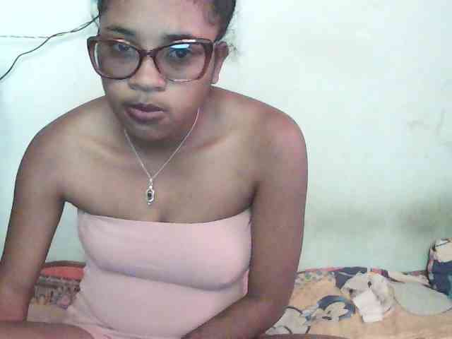 TriciaBella webcam