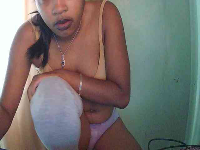 TriciaBella webcam