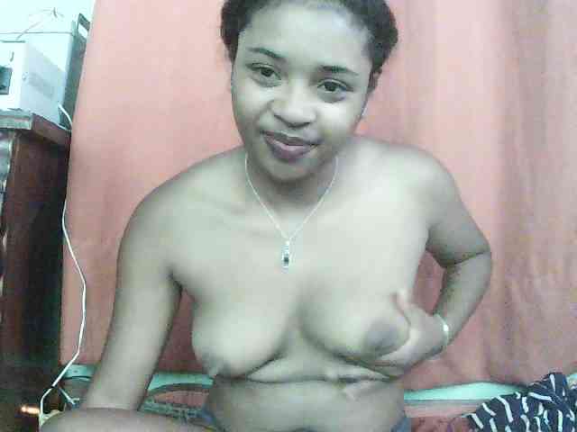TriciaBella webcam