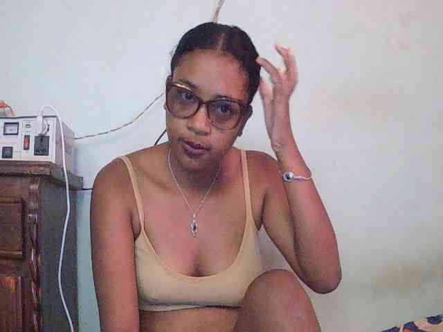 TriciaBella webcam