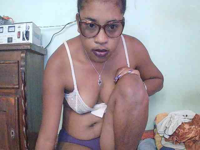 TriciaBella webcam
