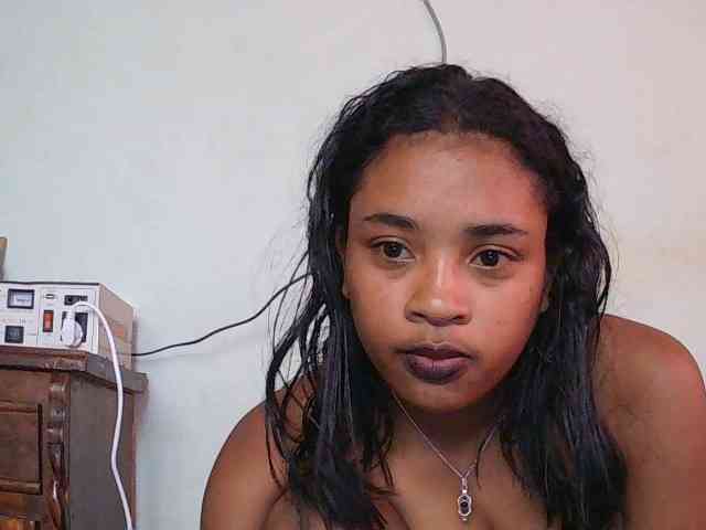 TriciaBella webcam