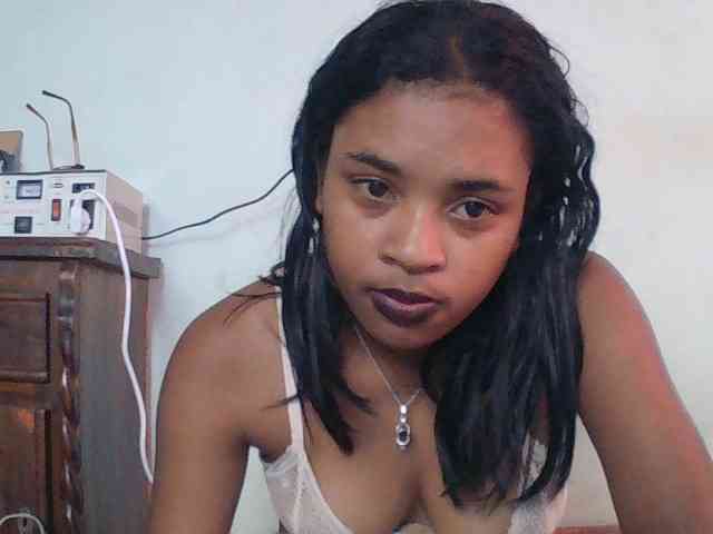 TriciaBella webcam