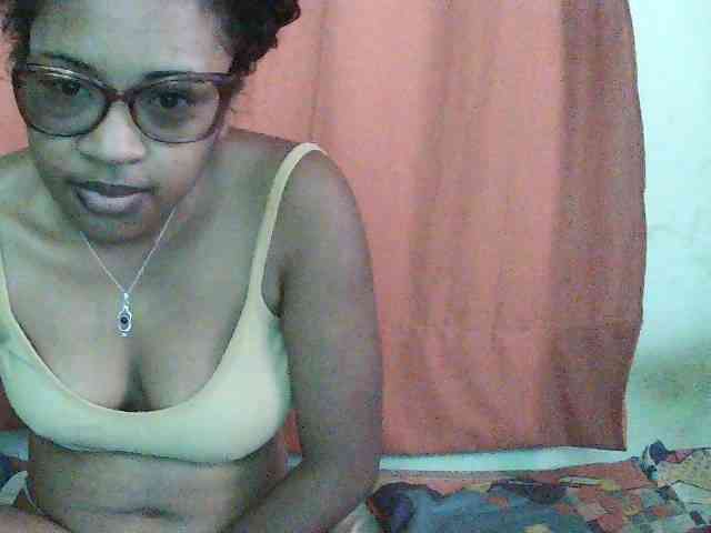 TriciaBella webcam