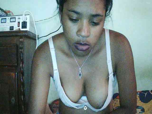 TriciaBella Live Webcam on BongaCams
